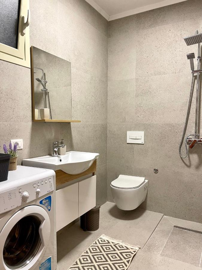 Sol Lux Studio Apartments 1St Floor Дуррес Екстер'єр фото